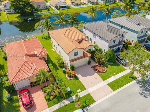 1273 NW 192nd Ter, Pembroke Pines, FL 33029