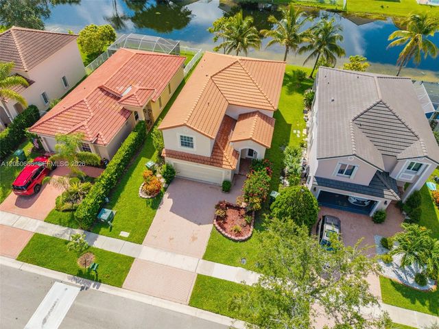 1273 NW 192nd Ter, Pembroke Pines, FL 33029