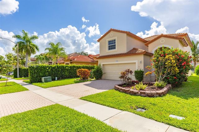 1273 NW 192nd Ter, Pembroke Pines, FL 33029
