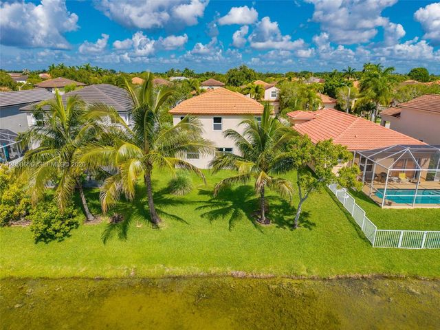 1273 NW 192nd Ter, Pembroke Pines, FL 33029