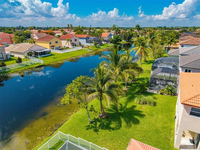 1273 NW 192nd Ter, Pembroke Pines, FL 33029