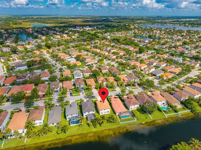 1273 NW 192nd Ter, Pembroke Pines, FL 33029