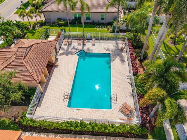 1273 NW 192nd Ter, Pembroke Pines, FL 33029