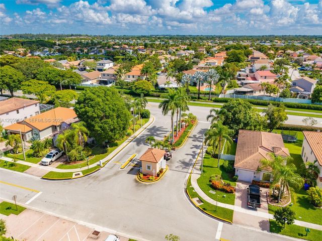 1273 NW 192nd Ter, Pembroke Pines, FL 33029