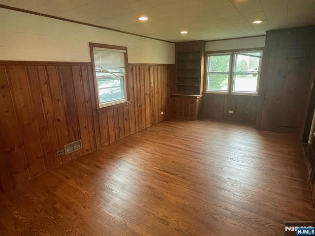218.5 Ridge Street, New Milford, NJ 07646