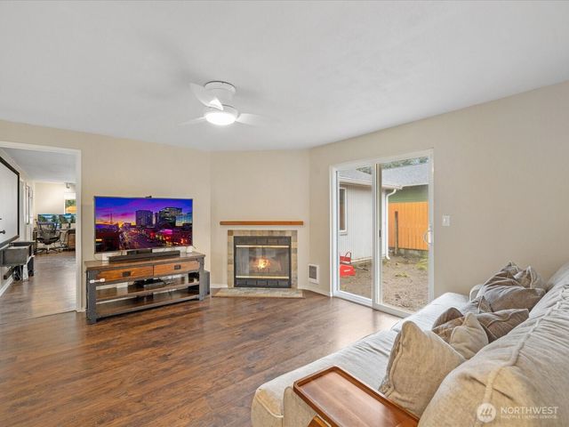 5827 145th Street NE, Marysville, WA 98271