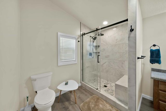 1217 Crag Walk, Redding, CA 96003
