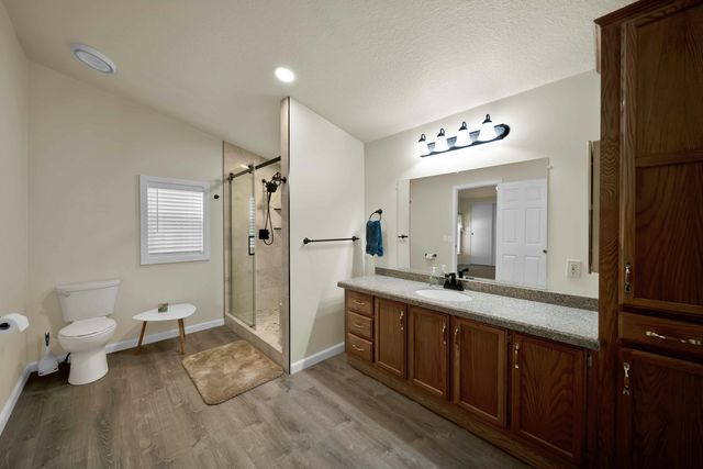 1217 Crag Walk, Redding, CA 96003