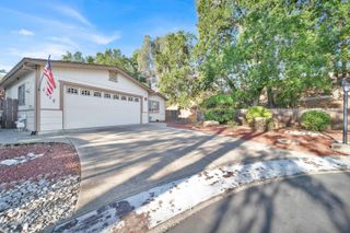 1217 Crag Walk, Redding, CA 96003