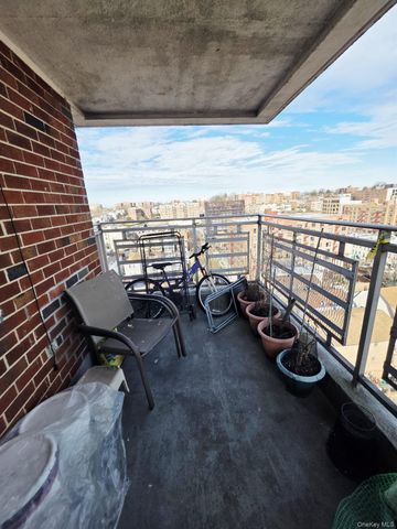 8900 170 12F, Jamaica, NY 11432