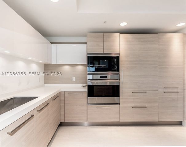 17301 Biscayne Blvd 1004, North Miami Beach, FL 33160