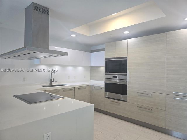 17301 Biscayne Blvd 1004, North Miami Beach, FL 33160