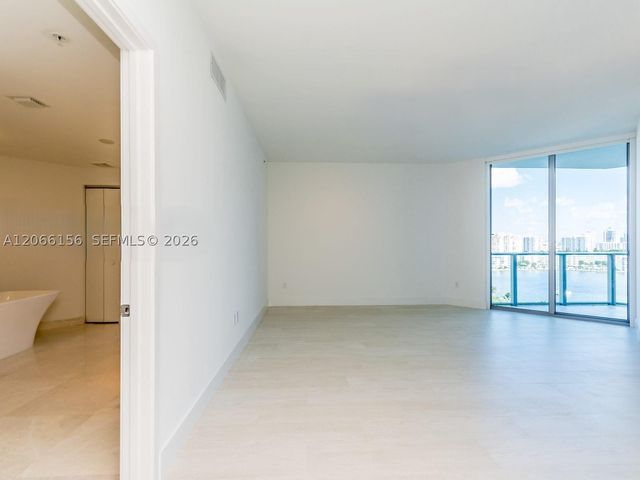 17301 Biscayne Blvd 1004, North Miami Beach, FL 33160