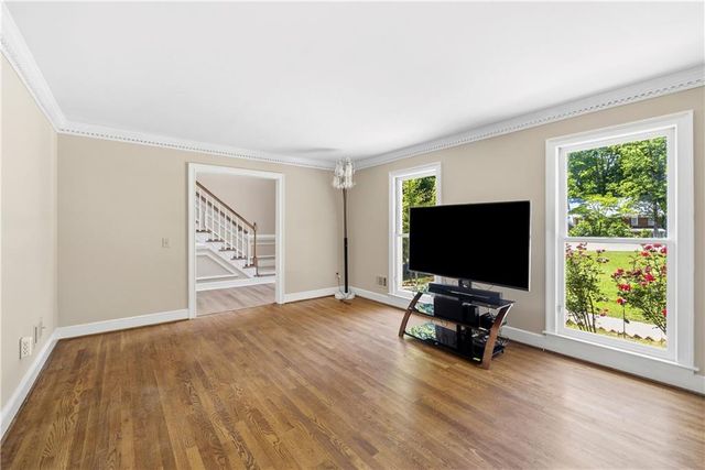 1561 Barrington View, Stone Mountain, GA 30087