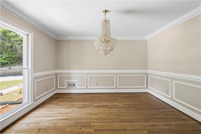 1561 Barrington View, Stone Mountain, GA 30087