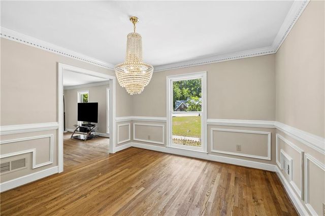 1561 Barrington View, Stone Mountain, GA 30087