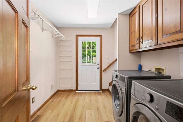 1561 Barrington View, Stone Mountain, GA 30087
