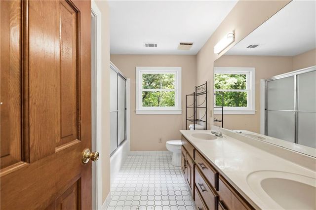 1561 Barrington View, Stone Mountain, GA 30087