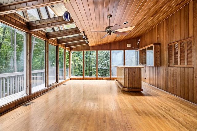 1561 Barrington View, Stone Mountain, GA 30087