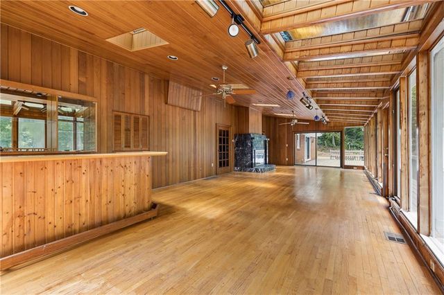 1561 Barrington View, Stone Mountain, GA 30087
