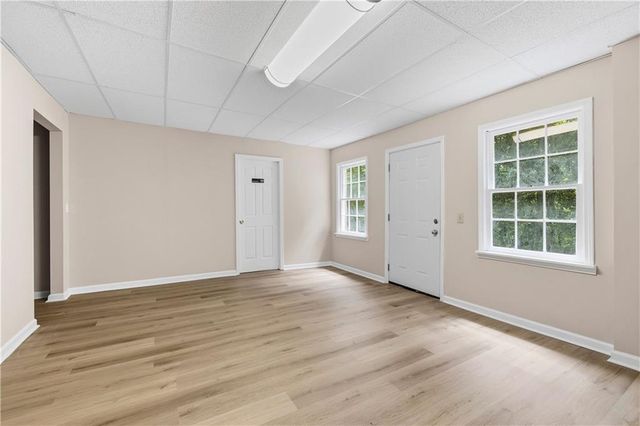 1561 Barrington View, Stone Mountain, GA 30087