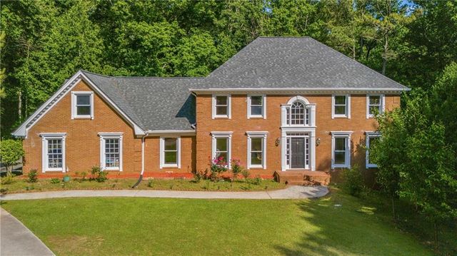 1561 Barrington View, Stone Mountain, GA 30087