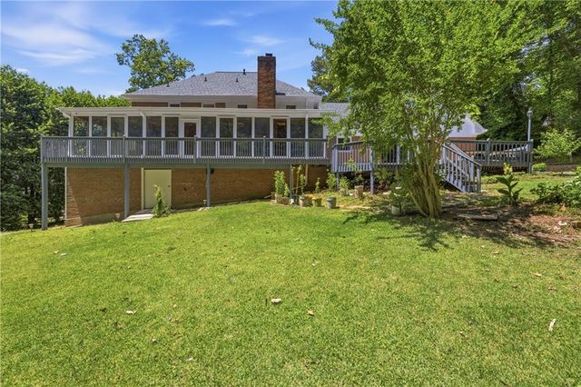 1561 Barrington View, Stone Mountain, GA 30087