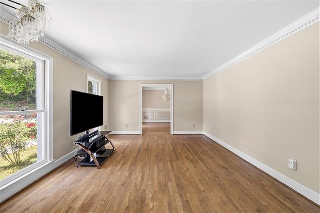 1561 Barrington View, Stone Mountain, GA 30087