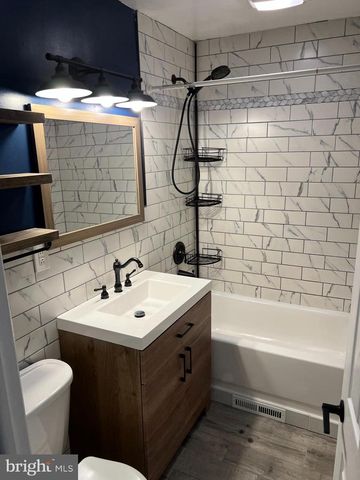 472 KINGSLEY ST, Philadelphia, PA 19128