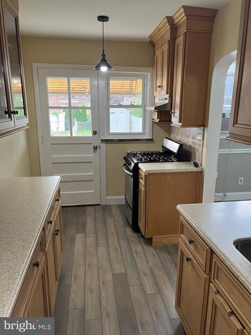 472 KINGSLEY ST, Philadelphia, PA 19128