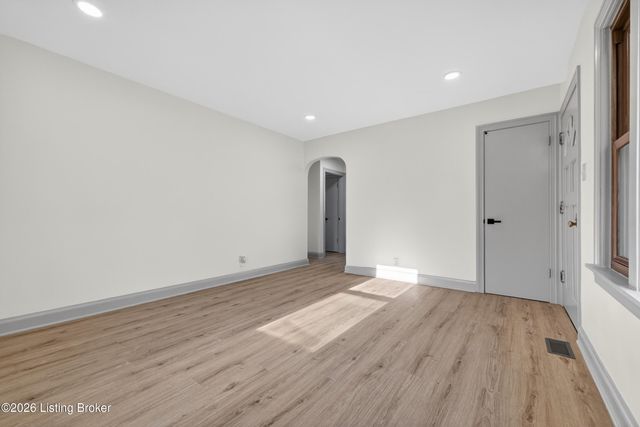 4908 Greenwood Rd, Louisville, KY 40258