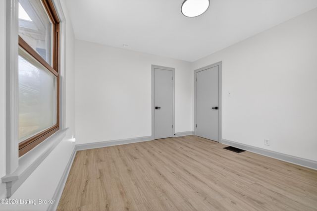 4908 Greenwood Rd, Louisville, KY 40258