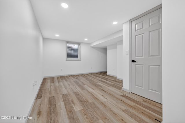4908 Greenwood Rd, Louisville, KY 40258