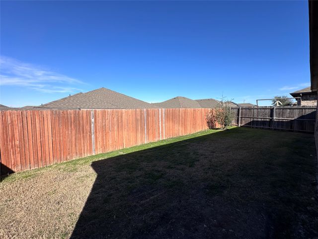 1710 Yale Street, Farmersville, TX 75442