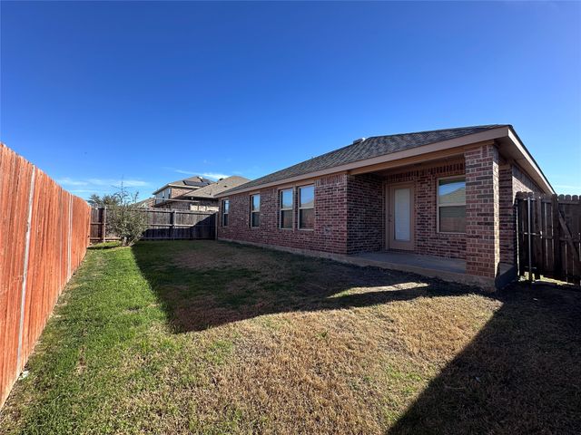 1710 Yale Street, Farmersville, TX 75442