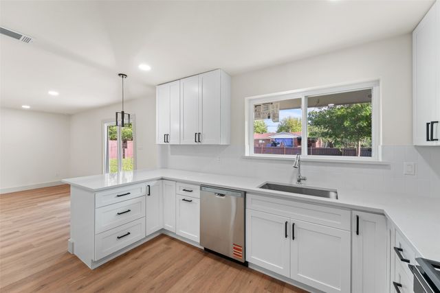 9404 Glengreen Drive, Dallas, TX 75217