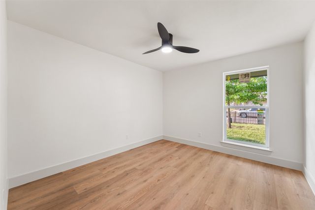 9404 Glengreen Drive, Dallas, TX 75217