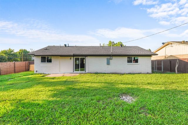 9404 Glengreen Drive, Dallas, TX 75217