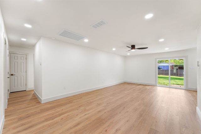 9404 Glengreen Drive, Dallas, TX 75217