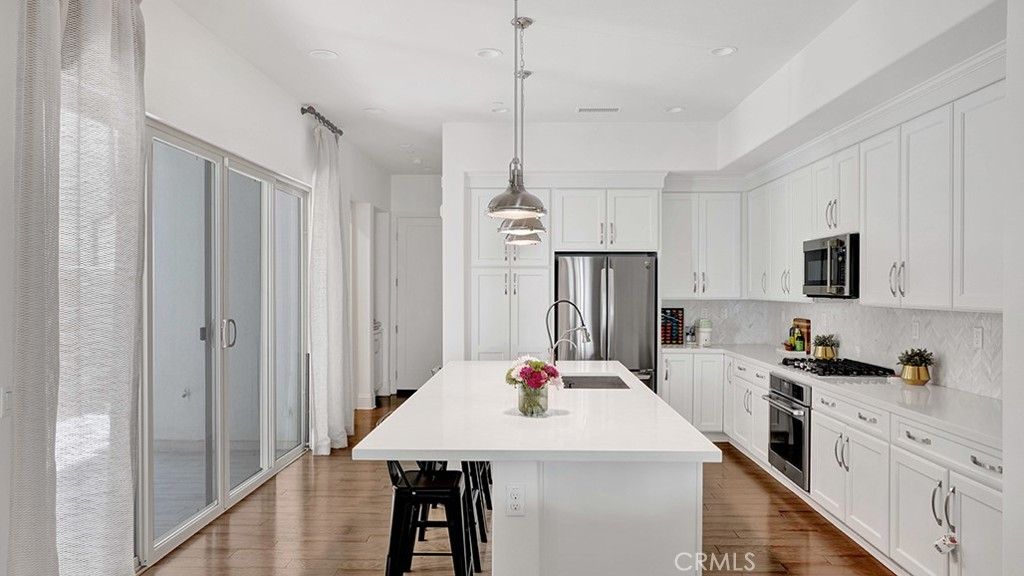 111 Frame, Irvine, CA 92618 — photo 4