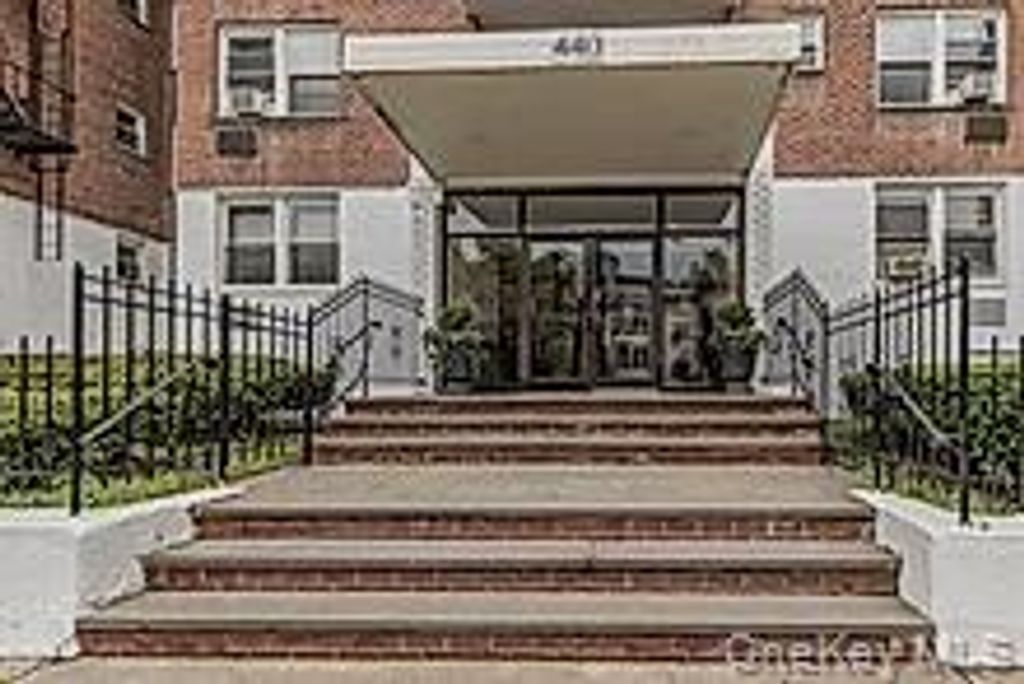 440 Warburton Avenue Avenue 3E, Yonkers, NY 10701