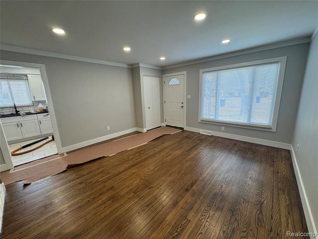 12107 Centralia, Redford, MI 48239