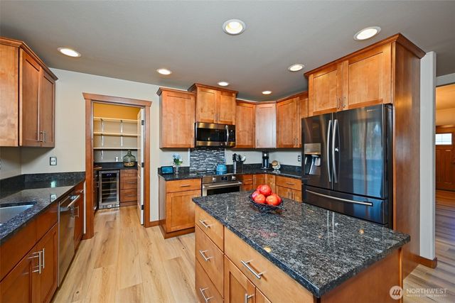 10763 Armada Avenue NW, Silverdale, WA 98383