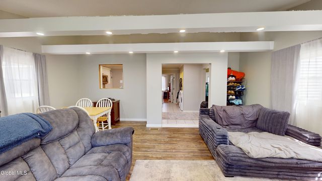 27 Ridge Road, Ravena, NY 12143