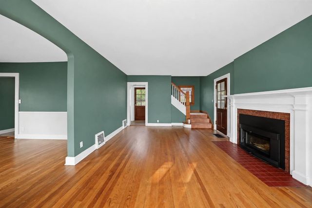 211 Greenway Rd., Salina, KS 67401