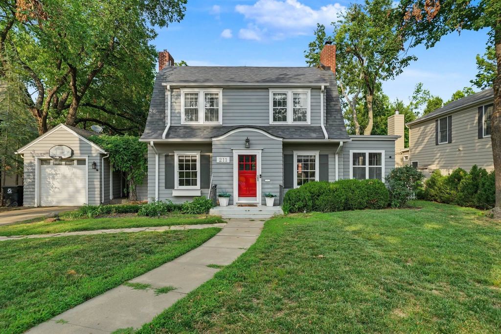 211 Greenway Rd., Salina, KS 67401