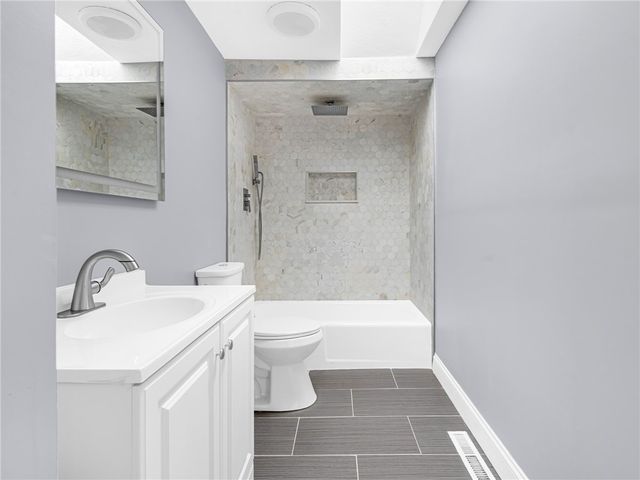 20 Killey Avenue, Warwick, RI 02889