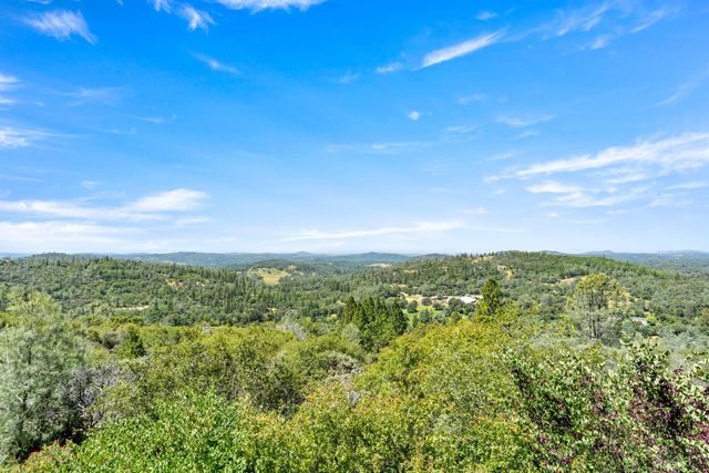 15438 Tarr Ditch Rd, Grass Valley, CA 95949