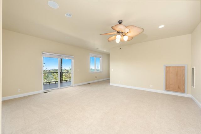15438 Tarr Ditch Rd, Grass Valley, CA 95949