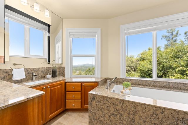 15438 Tarr Ditch Rd, Grass Valley, CA 95949